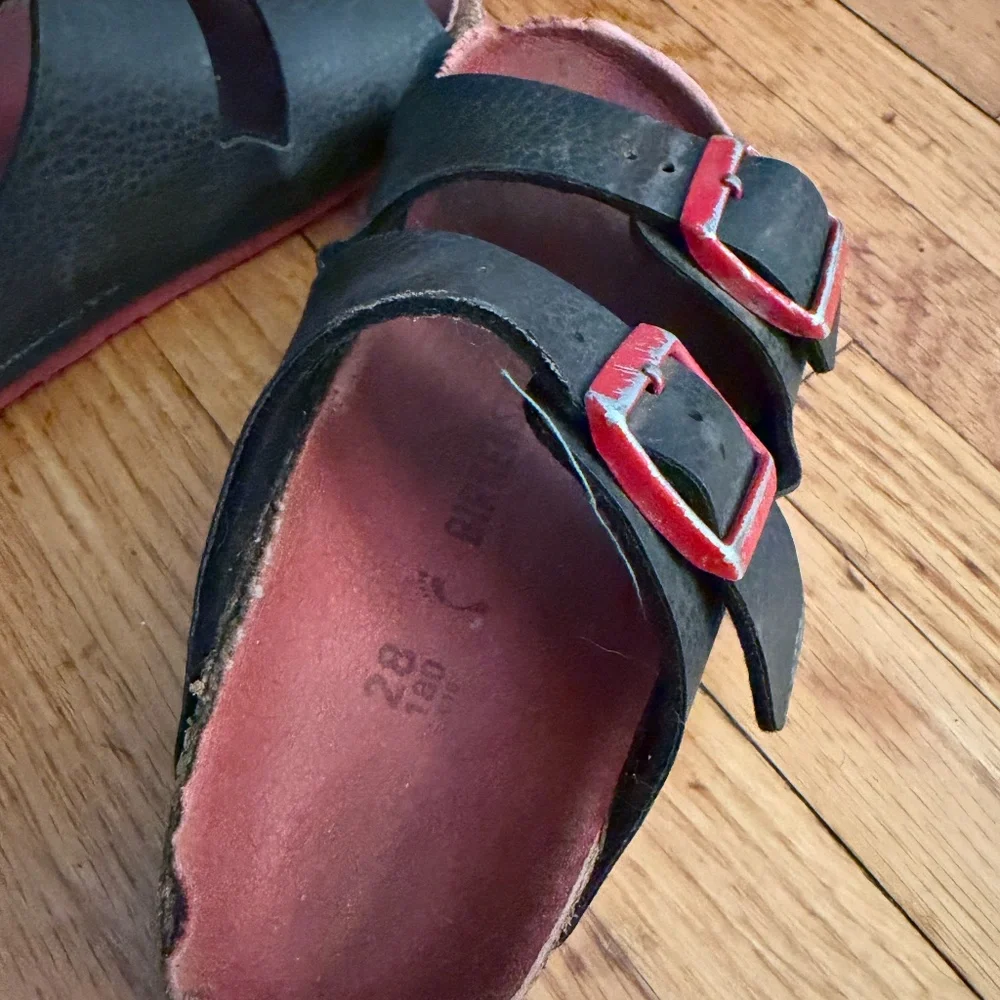 Kids Birkenstock‎ Arizona Black Red Buckle Cork Footbed Sandals Size 28